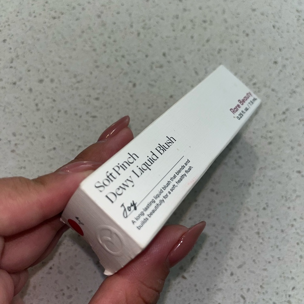 Rare Beauty blush-Joy